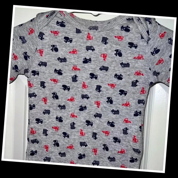 4/$10 •Carters 0-3m firetruck onesie🚒NWOT🚒 - Picture 2 of 3